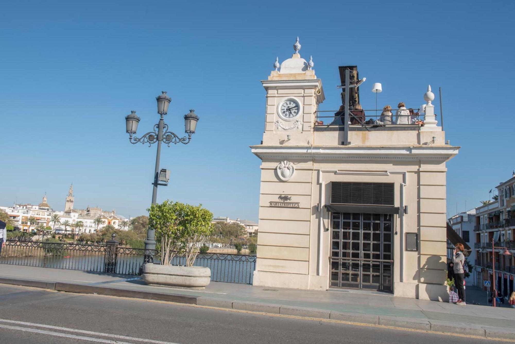 Apartamentos Luxury Puente De Triana Севилья Экстерьер фото