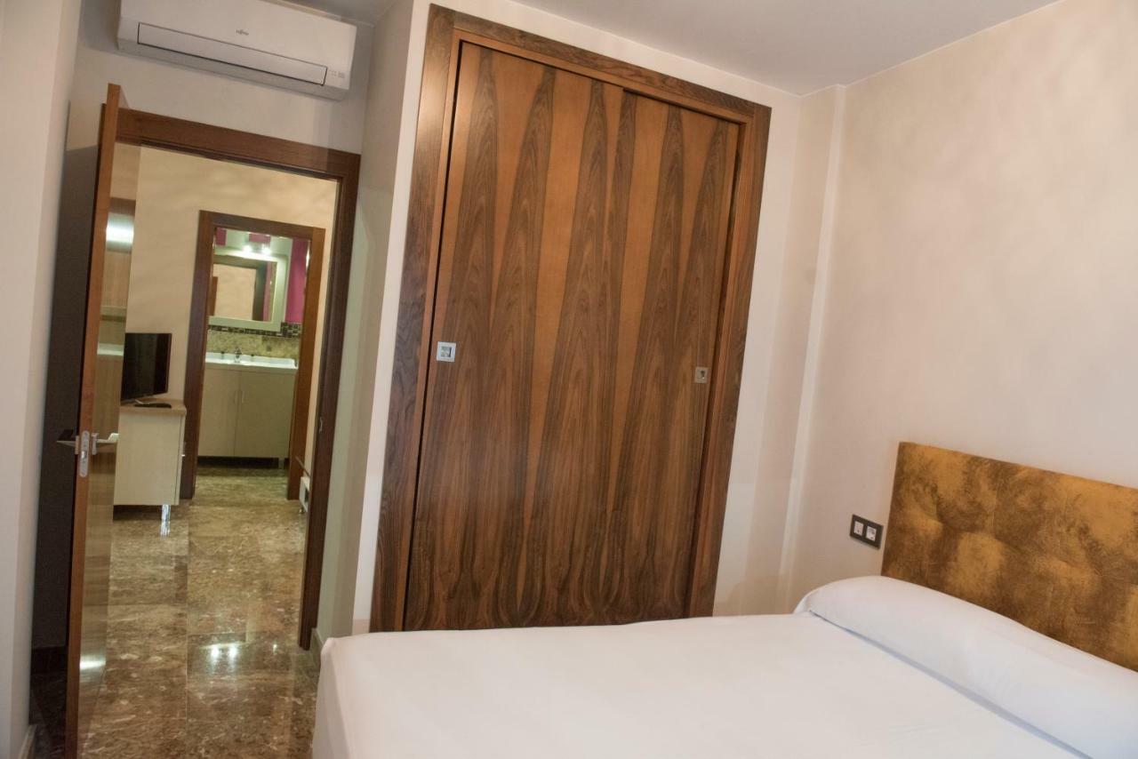 Apartamentos Luxury Puente De Triana Севилья Экстерьер фото